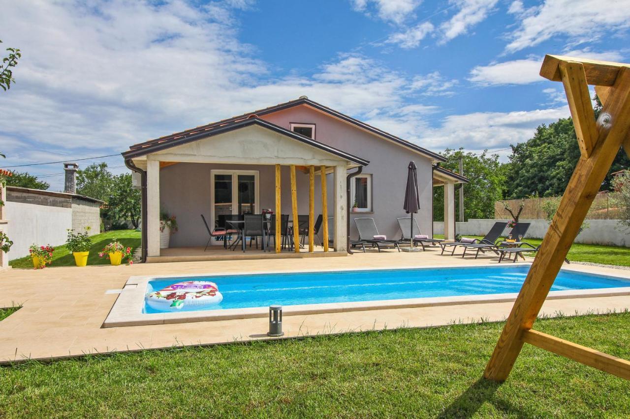 Natascha In Pamici - Haus Fuer 6 Personen Villa Zminj Luaran gambar