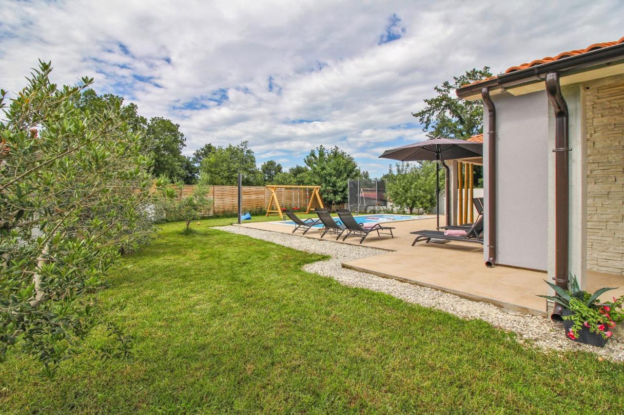 Natascha In Pamici - Haus Fuer 6 Personen Villa Zminj Luaran gambar