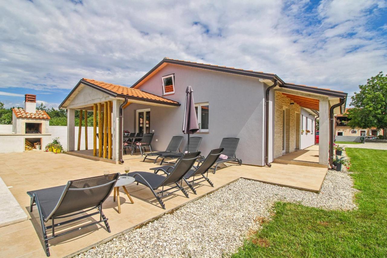 Natascha In Pamici - Haus Fuer 6 Personen Villa Zminj Luaran gambar
