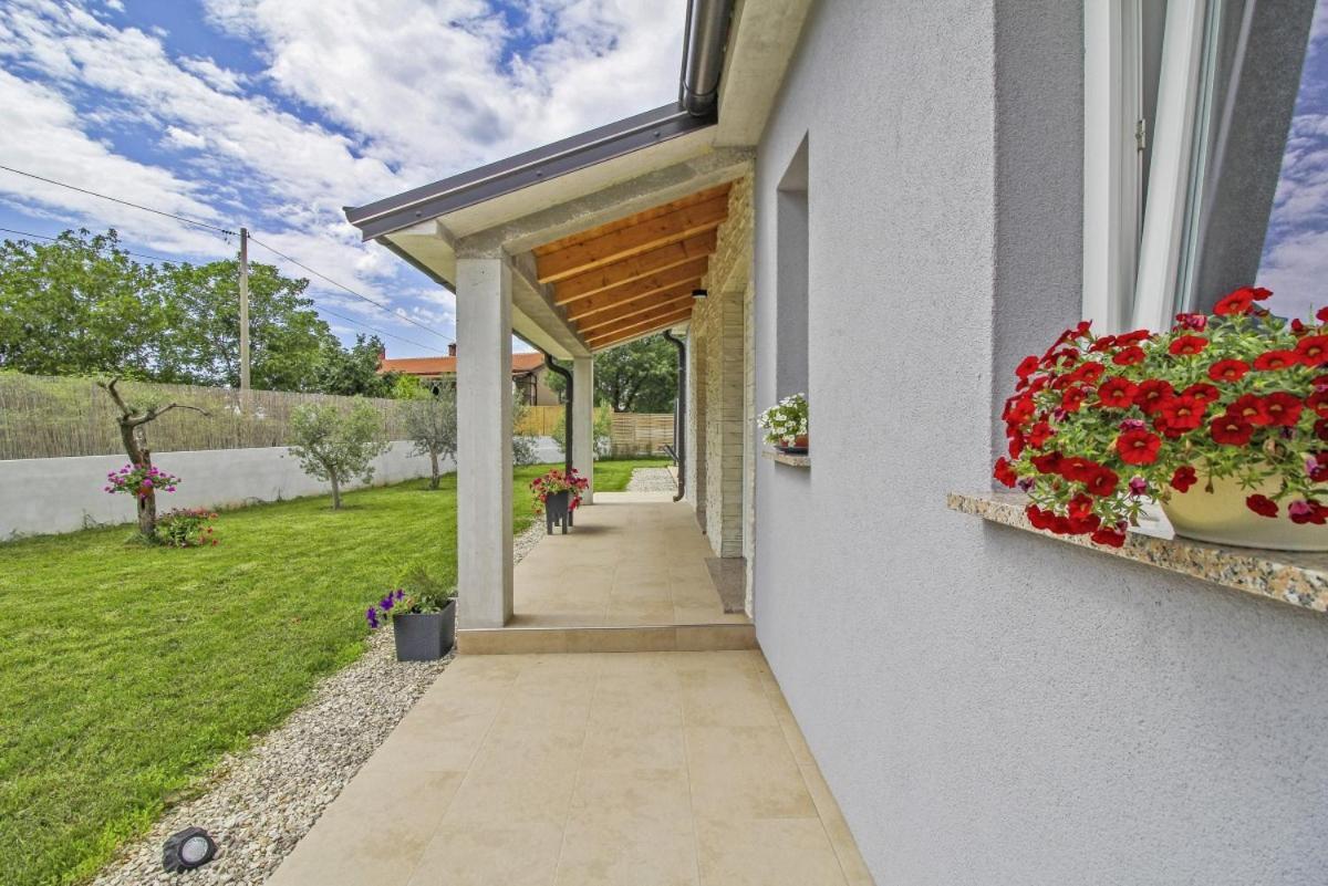 Natascha In Pamici - Haus Fuer 6 Personen Villa Zminj Luaran gambar