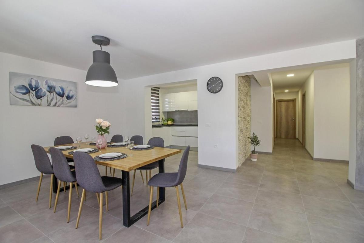 Natascha In Pamici - Haus Fuer 6 Personen Villa Zminj Luaran gambar