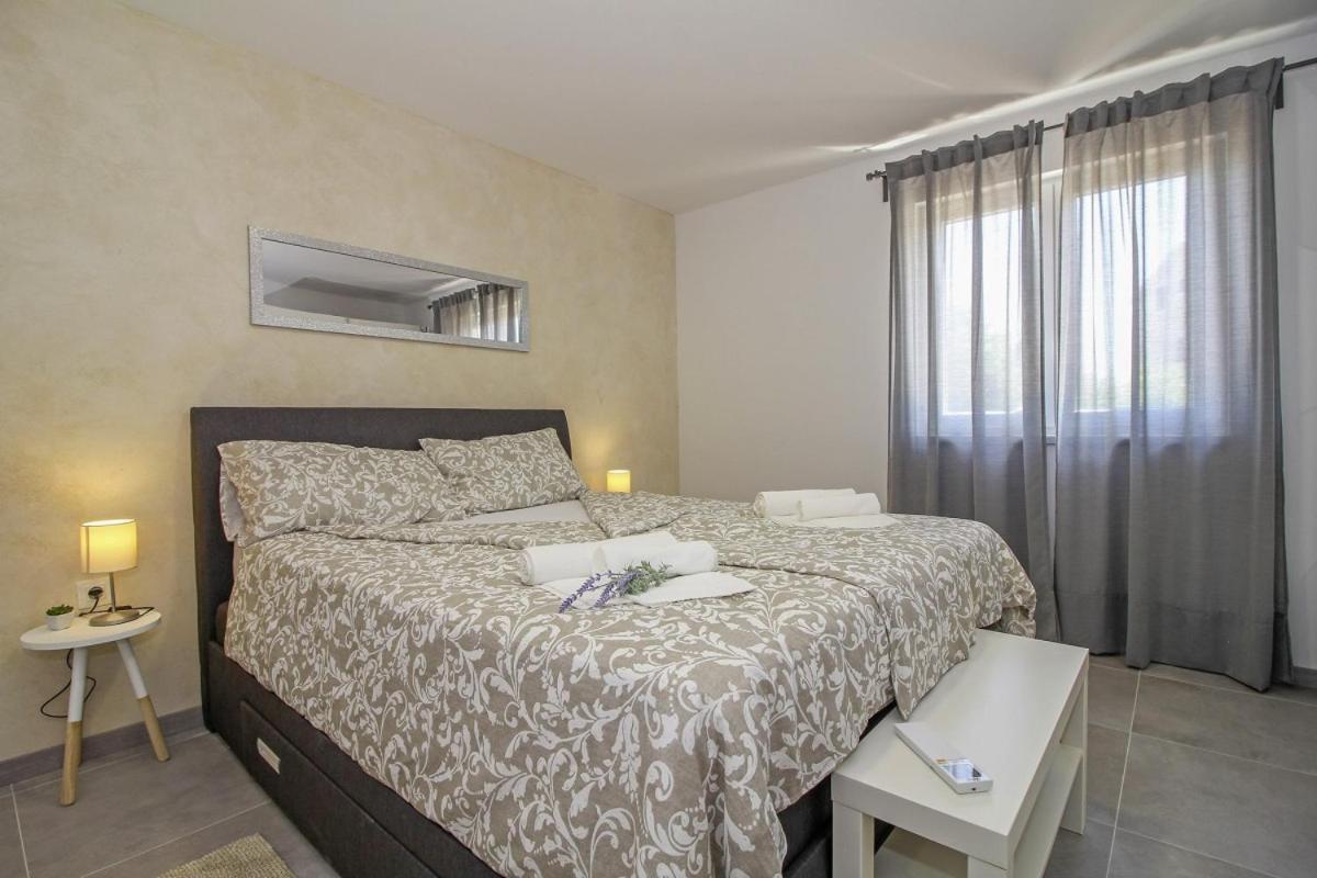 Natascha In Pamici - Haus Fuer 6 Personen Villa Zminj Luaran gambar