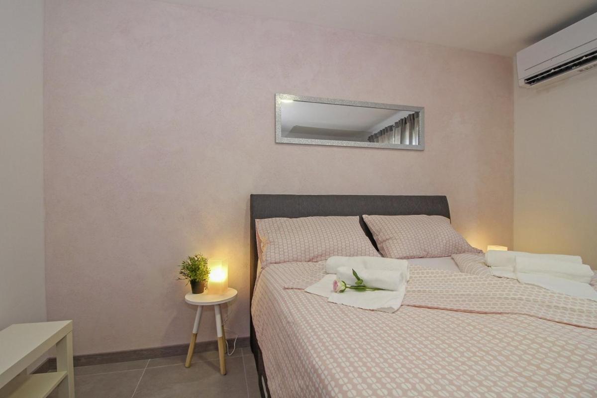 Natascha In Pamici - Haus Fuer 6 Personen Villa Zminj Luaran gambar